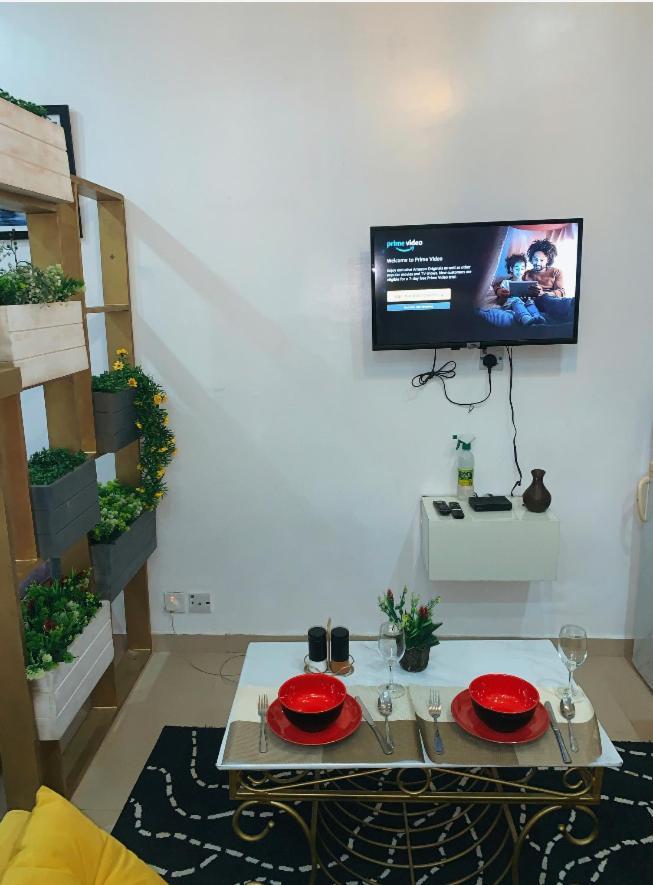 Ferienwohnung Cozy Studio Unit In Lekki Phase 1 - Kitchen, 24-7 Light, Wifi, Netflix Lagos Exterior foto